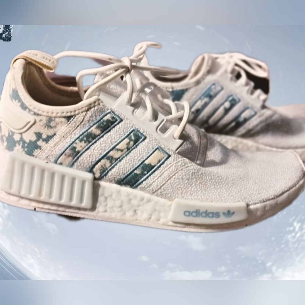 Wines running sneaker